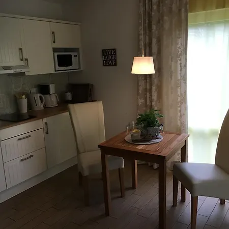 Seaside - Sandy Gold Apartment